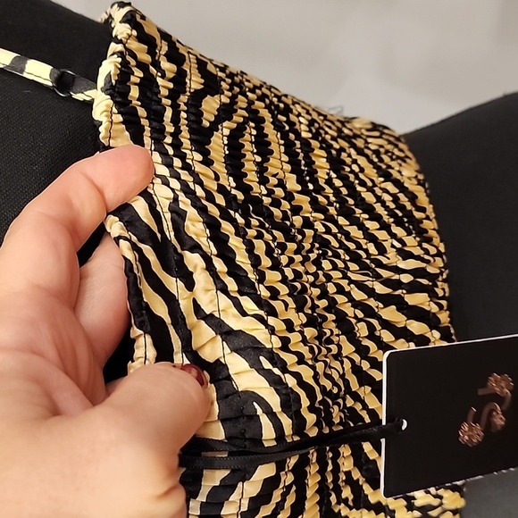 Sincerly Jules Tiger Stripe Top - Picture 5 of 8